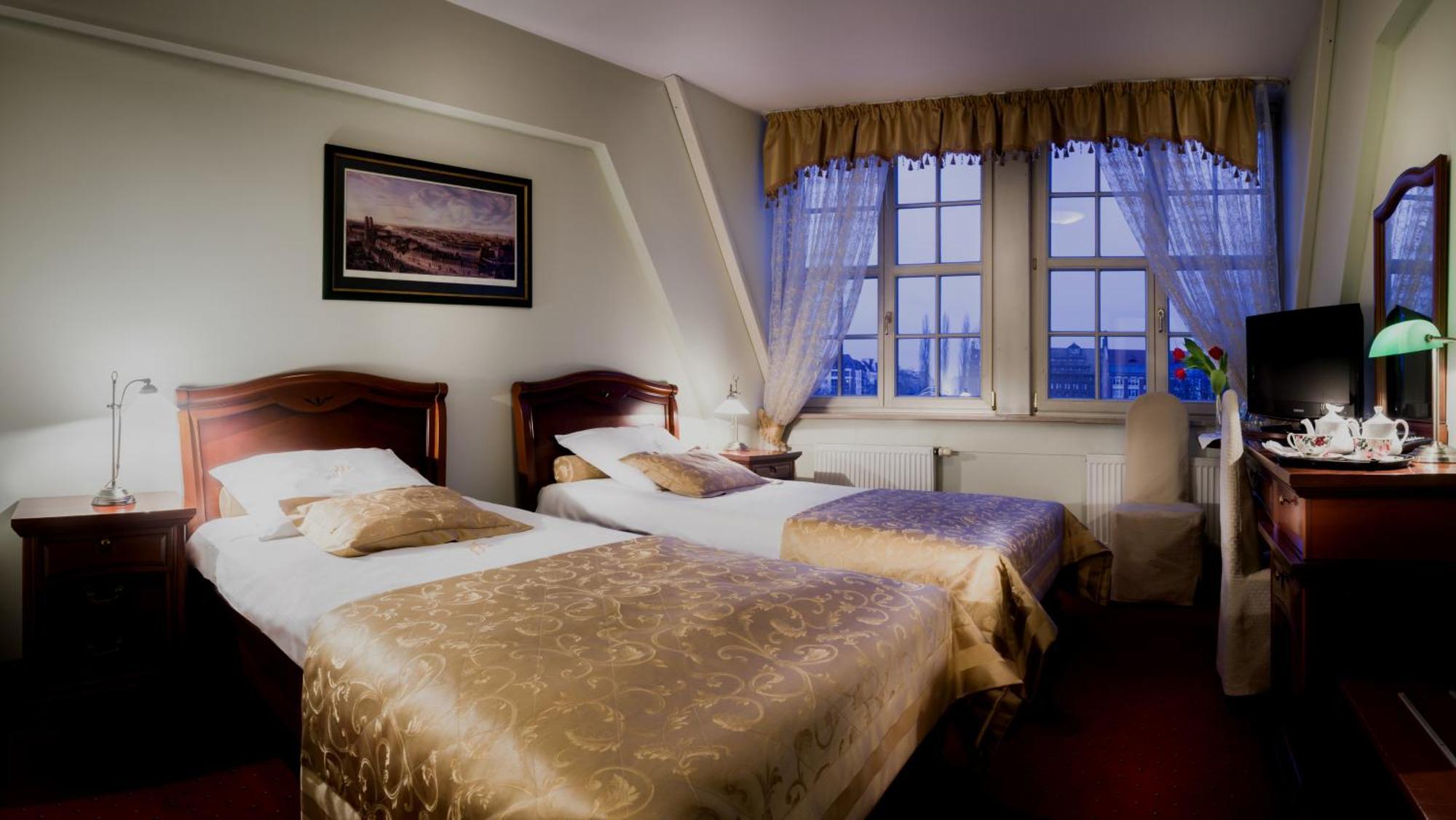 Standard Twin Room